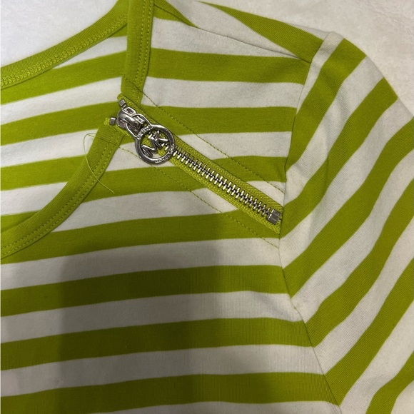 Michael Kors *NWT* 1X Women’s Lime Green & White Stripe short Sleeve Top - Picture 3 of 9